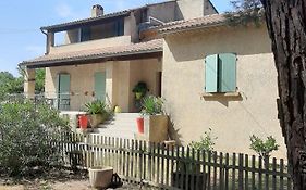 Appartement avec grand jardin et parking, Uzès